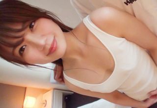 Phim sex đầu tay trong sự nghiệp của em gái xinh đẹp Airi Suenaga/